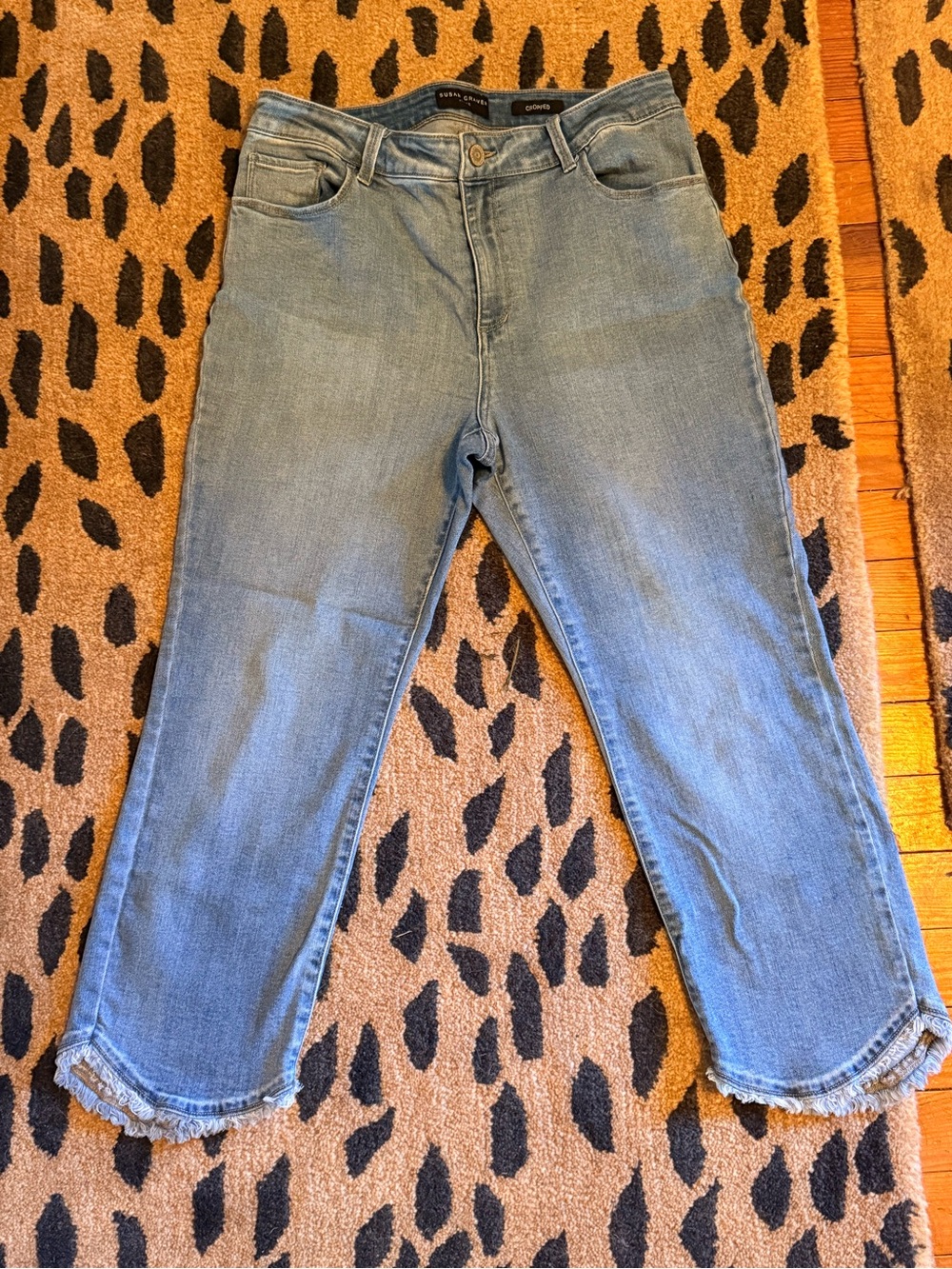 Susan Graver Light Blue Cropped Frayed-Hem Jeans